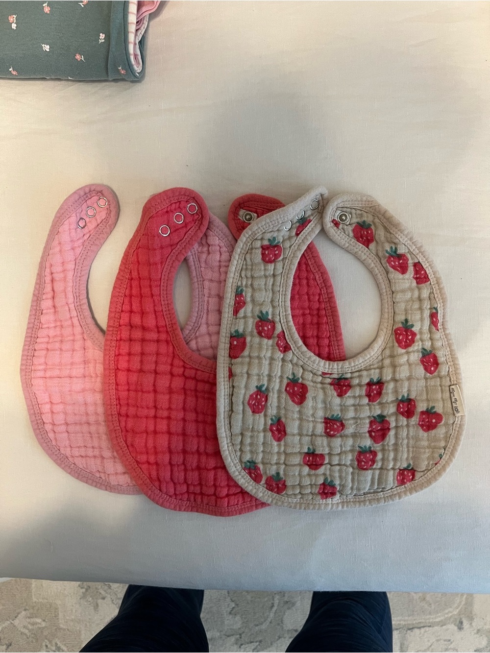 Itzy Ritzy set of 3 bibs